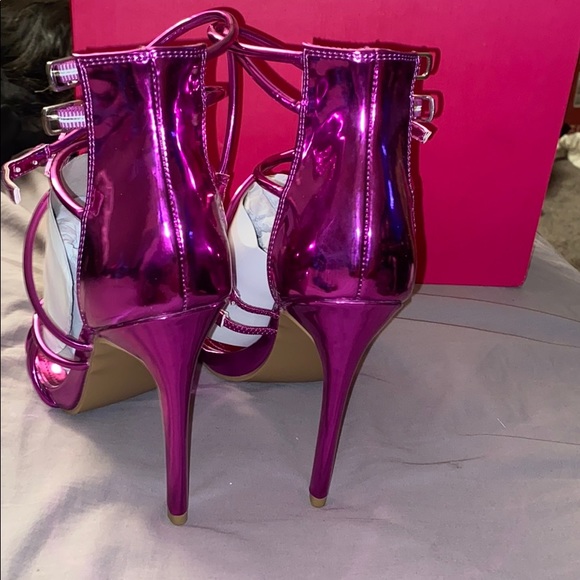 Heels - Picture 3 of 3